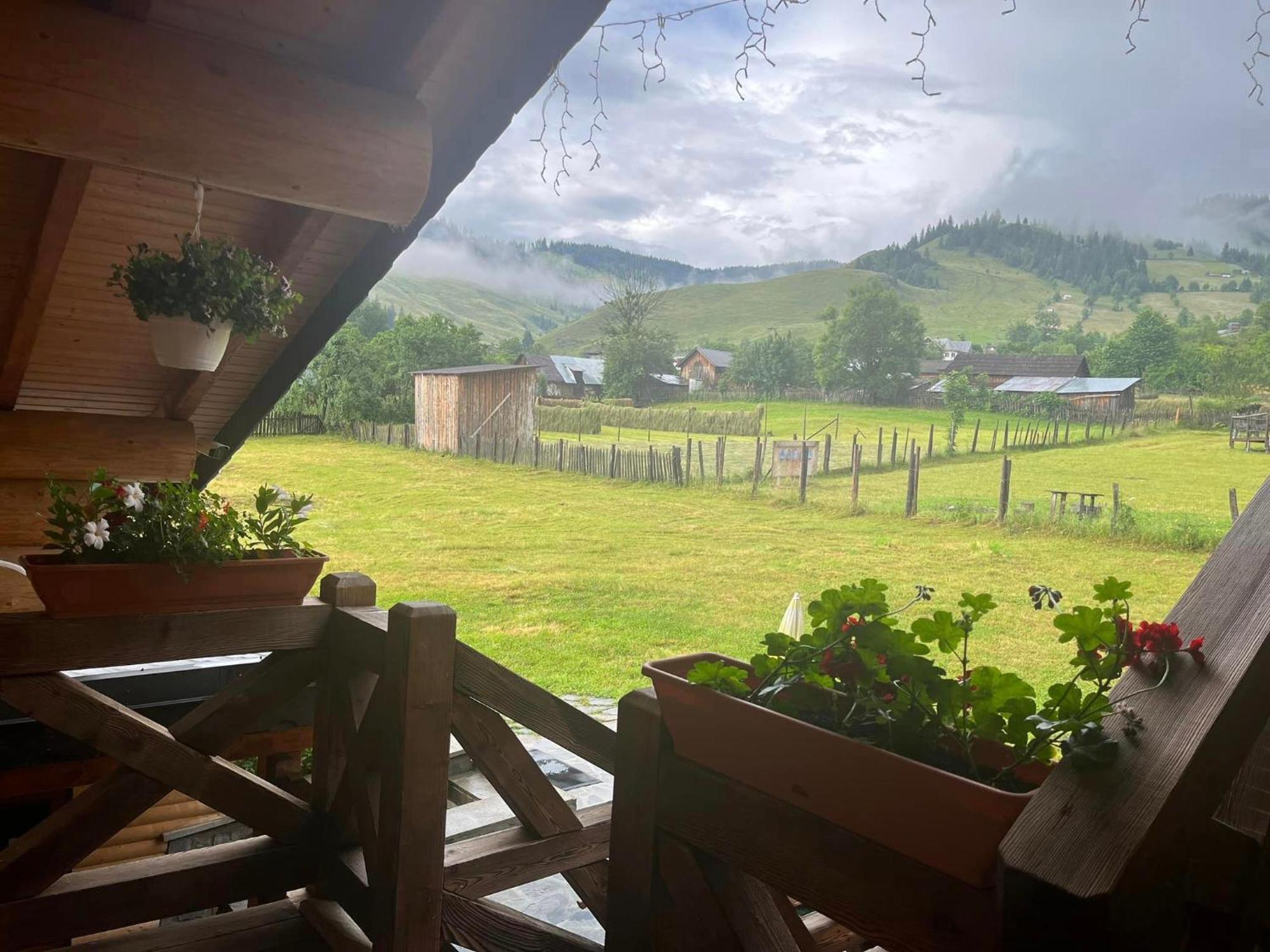 Pensiunea Mireasma Bucovinei Crucea Exterior foto
